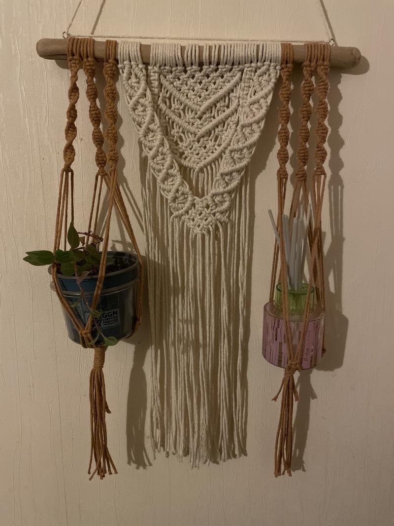 réalisation en macramé d'un porte plantes