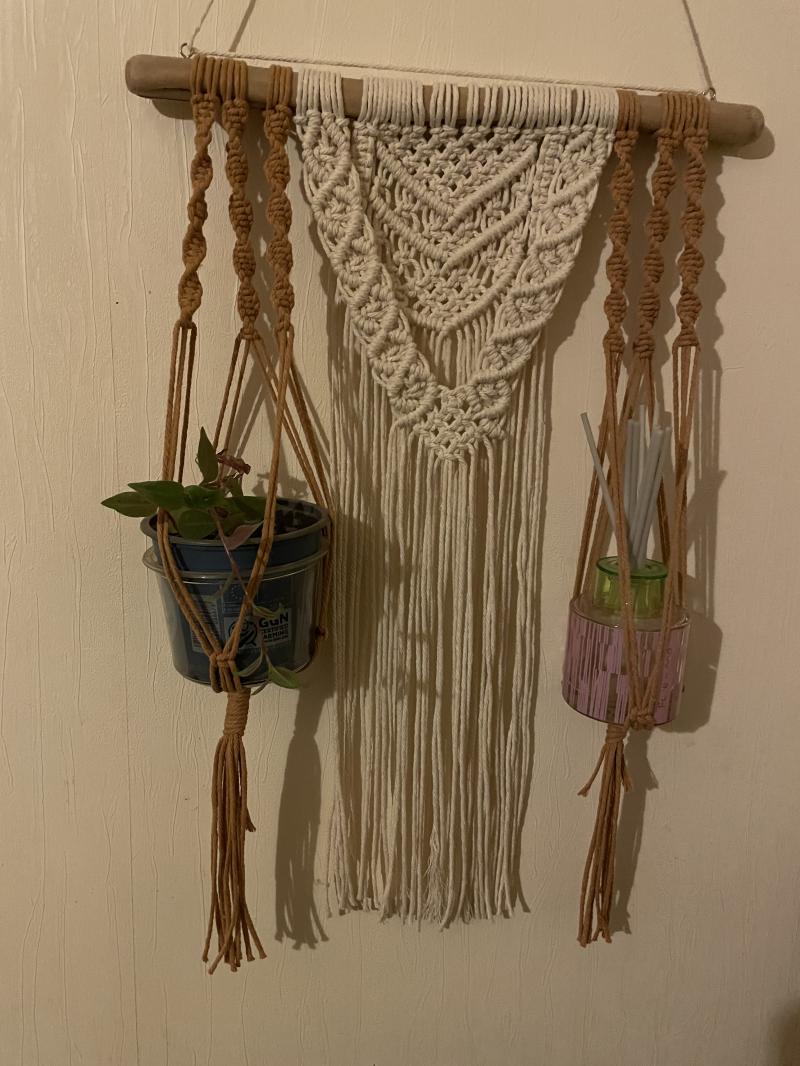 réalisation en macramé d'un porte plantes