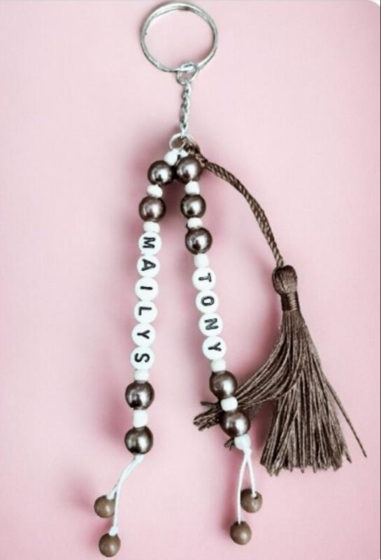 Porte-clé prénom et pompon