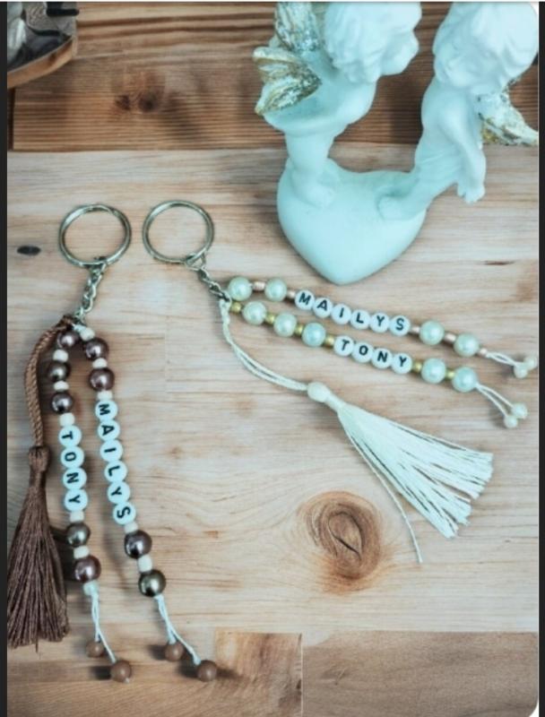 Porte-clé prénom et pompon