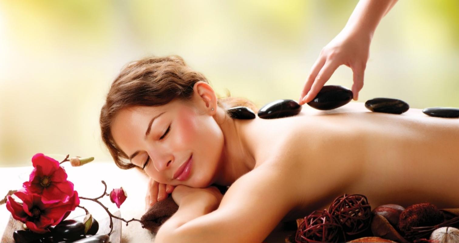 Massage aux pierres chaudes 