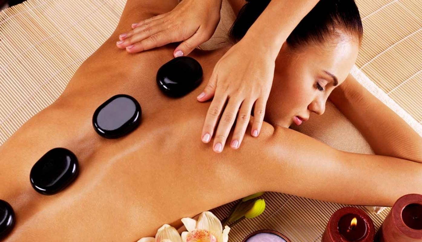 Massage aux pierres chaudes 